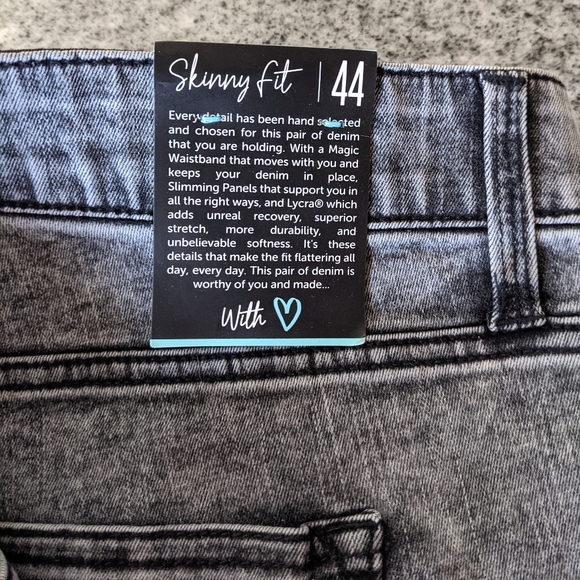 LulaRoe Skinny fit Denim - Picture 3 of 4